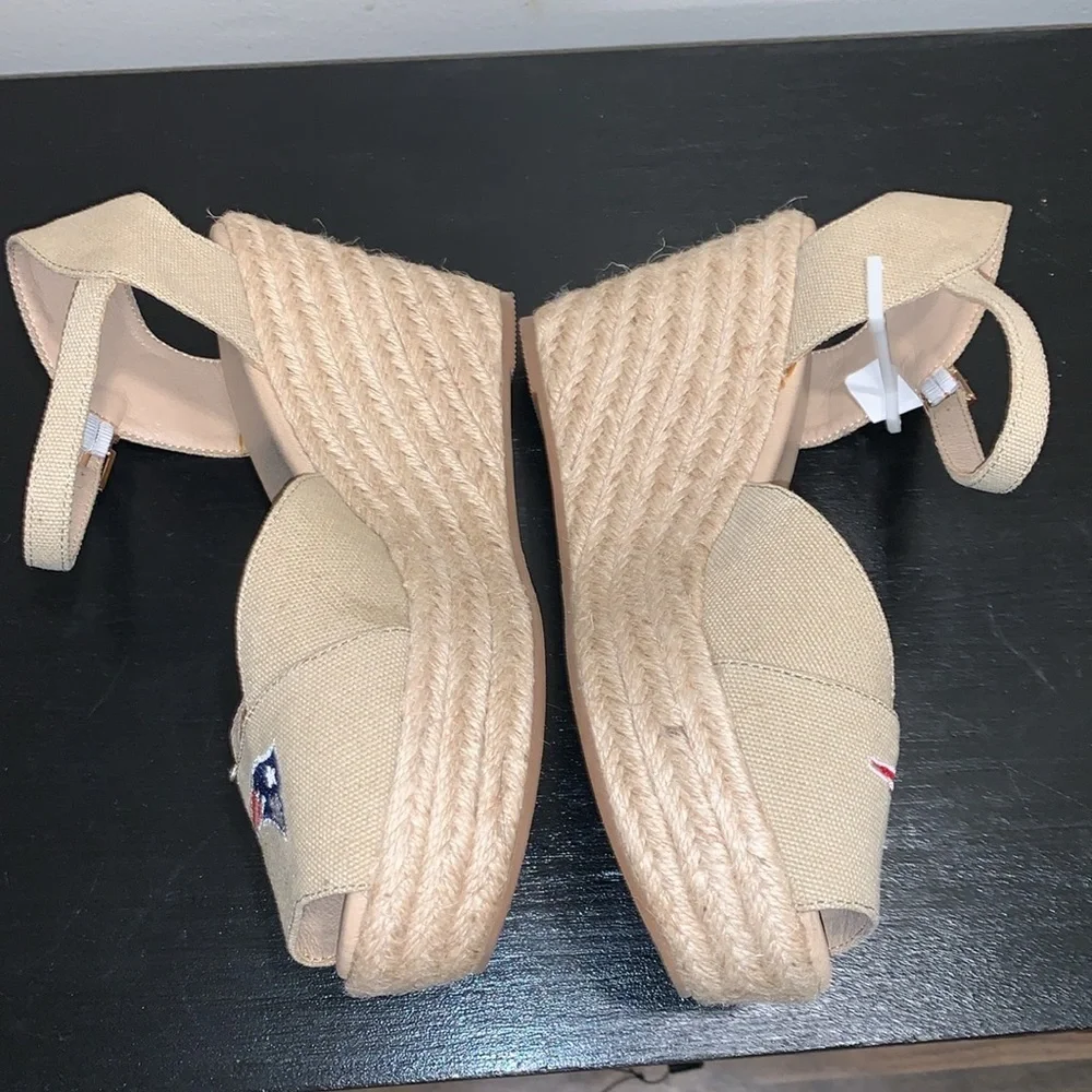 New England Patriots Wedge Sandals.‎  Size 9.  NWOT